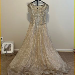 A Beautiful Gorgeous Elegant Princess Style dress!